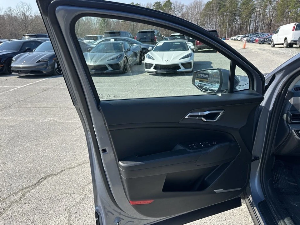 2025 Kia Sportage - Image 21 of 21