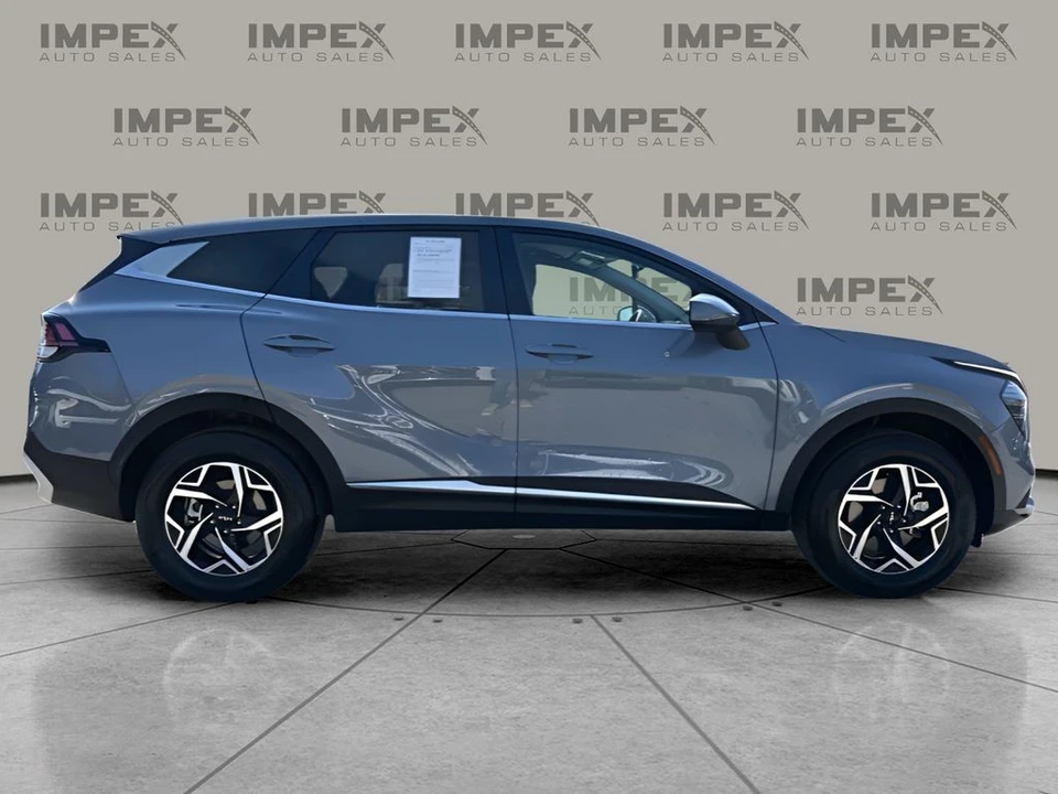 2025 Kia Sportage - Image 6 of 12