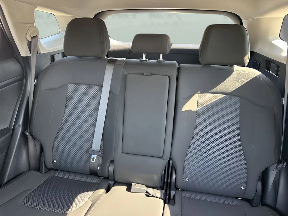 2025 Kia Sportage - Image 11 of 21