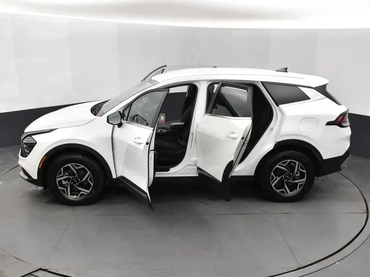 2025 Kia Sportage - Image 7 of 12