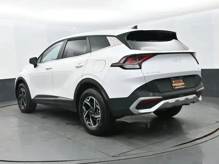 2025 Kia Sportage - Image 9 of 12