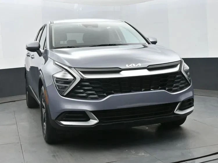 2025 Kia Sportage - Image 3 of 12