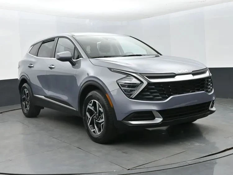2025 Kia Sportage - Image 2 of 12