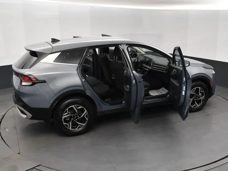 2025 Kia Sportage - Image 6 of 12