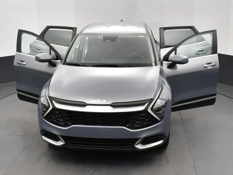 2025 Kia Sportage - Image 10 of 12