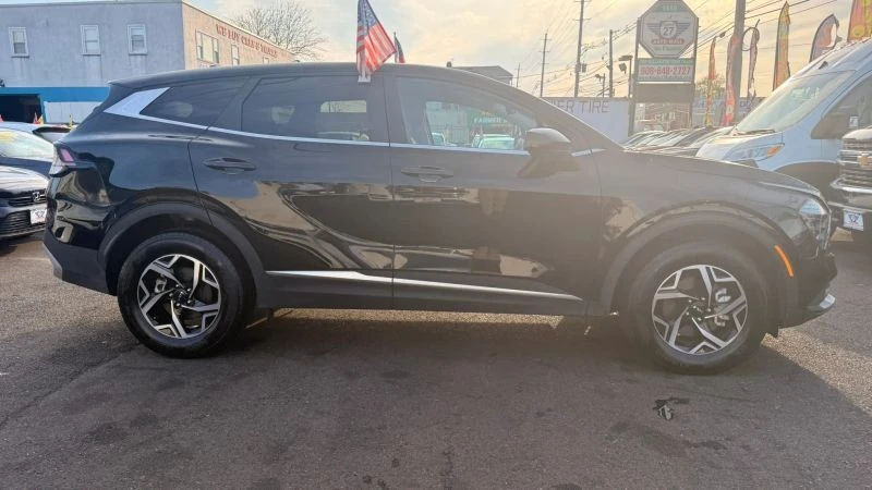 2025 Kia Sportage - Image 11 of 12