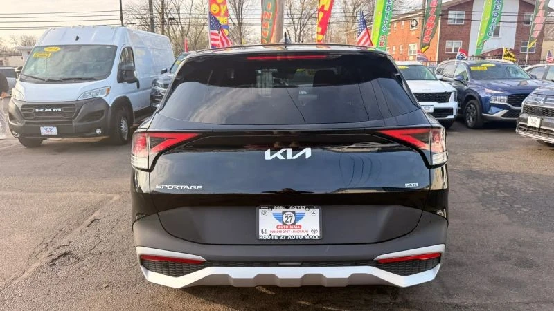 2025 Kia Sportage - Image 6 of 12