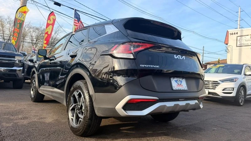 2025 Kia Sportage - Image 8 of 12
