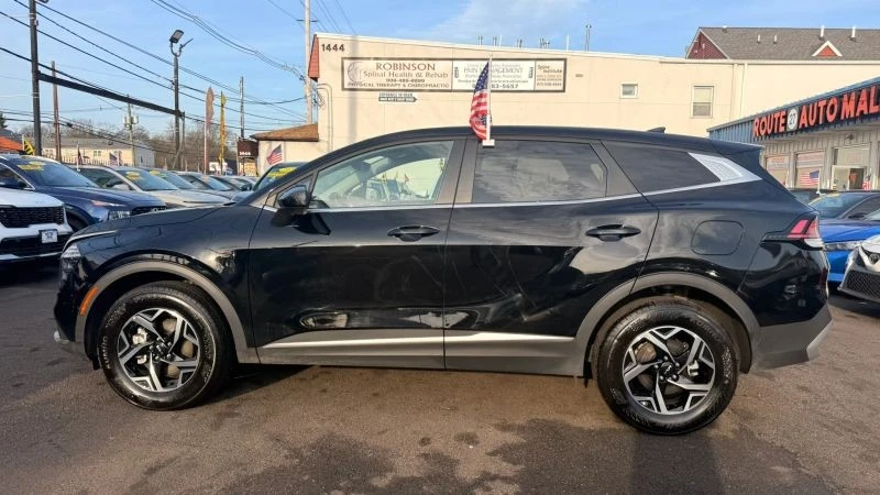 2025 Kia Sportage - Image 10 of 12