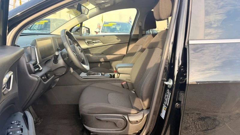 2025 Kia Sportage - Image 12 of 12