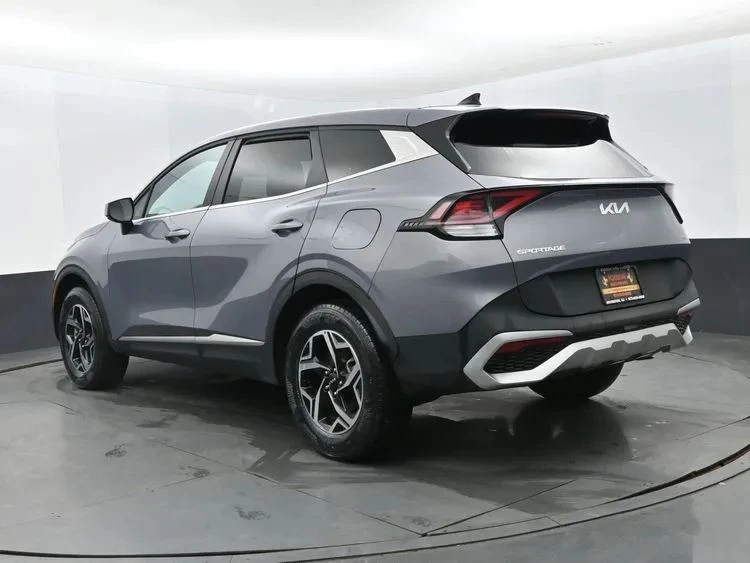 2025 Kia Sportage - Image 9 of 12