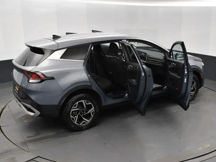 2025 Kia Sportage - Image 6 of 12