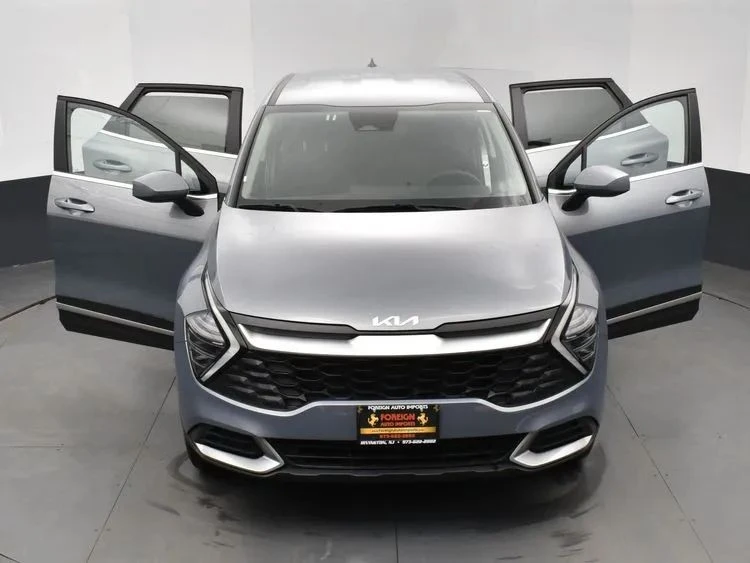 2025 Kia Sportage - Image 10 of 12