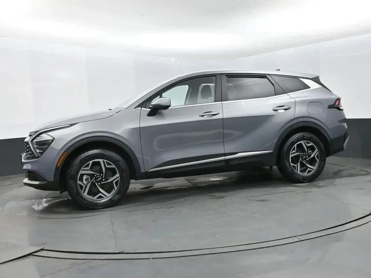 2025 Kia Sportage - Image 5 of 12