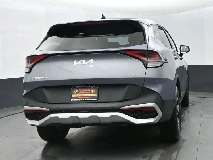 2025 Kia Sportage - Image 8 of 12