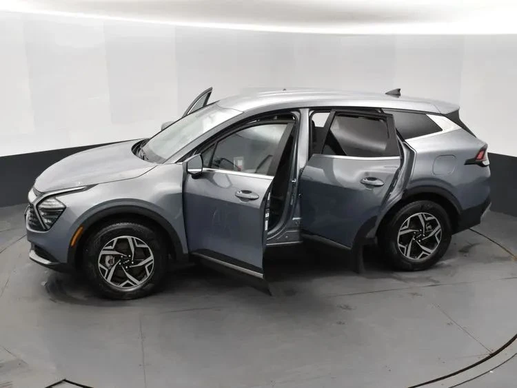 2025 Kia Sportage - Image 7 of 12