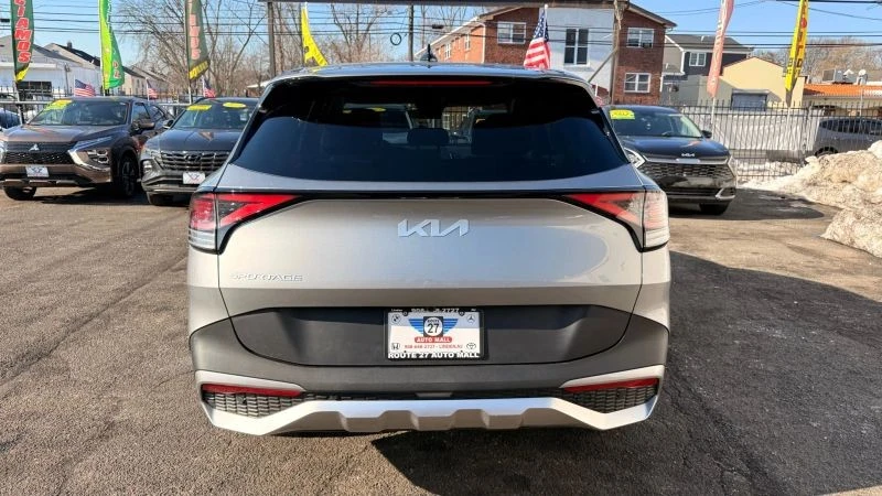 2025 Kia Sportage - Image 6 of 12