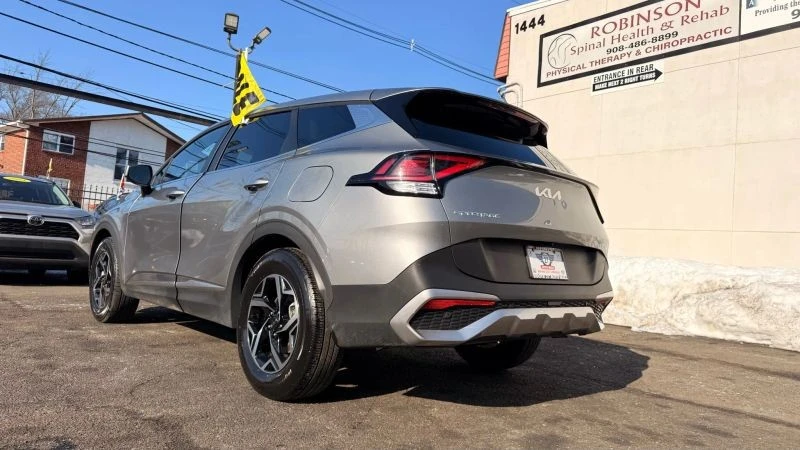 2025 Kia Sportage - Image 8 of 12