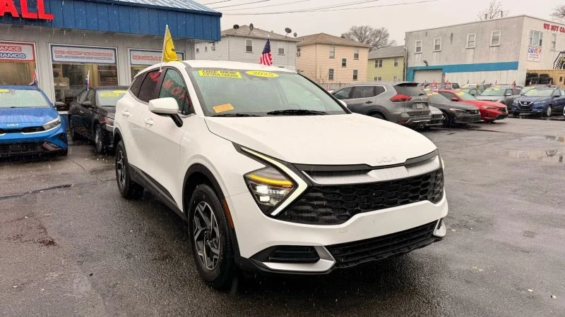 2025 Kia Sportage - Image 2 of 12