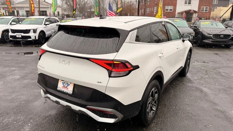 2025 Kia Sportage - Image 7 of 12