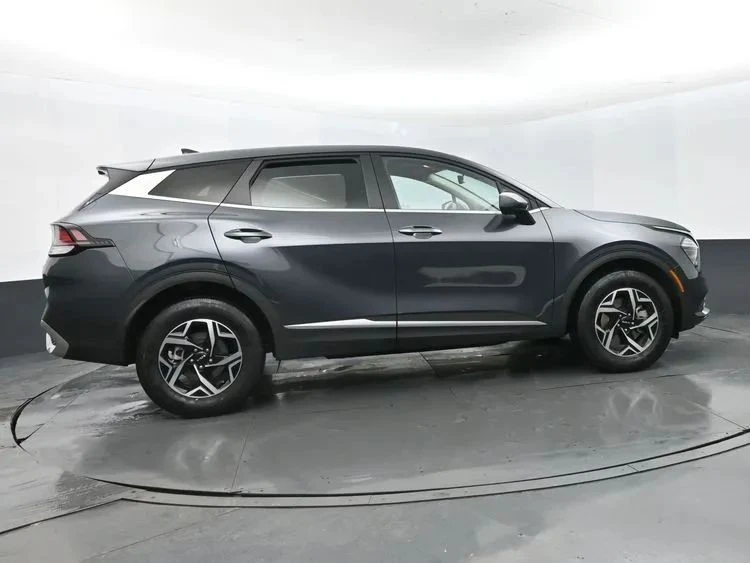 2025 Kia Sportage - Image 4 of 12