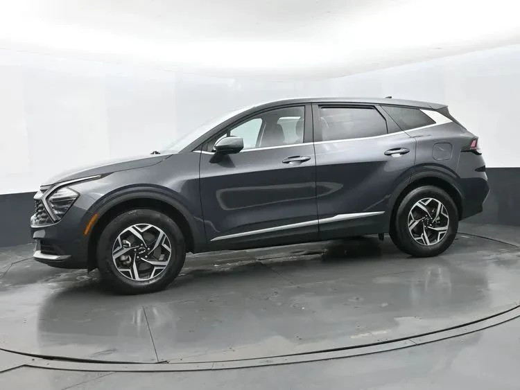 2025 Kia Sportage - Image 5 of 12