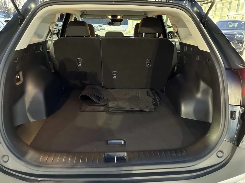 2025 Kia Sportage - Image 13 of 21