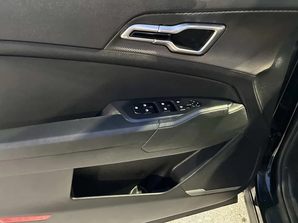 2025 Kia Sportage - Image 20 of 21
