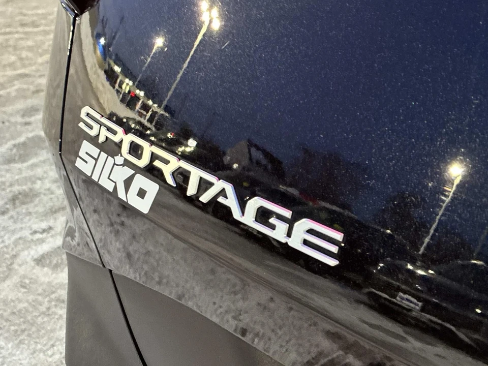 2025 Kia Sportage - Image 12 of 21