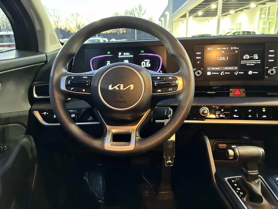 2025 Kia Sportage - Image 17 of 21