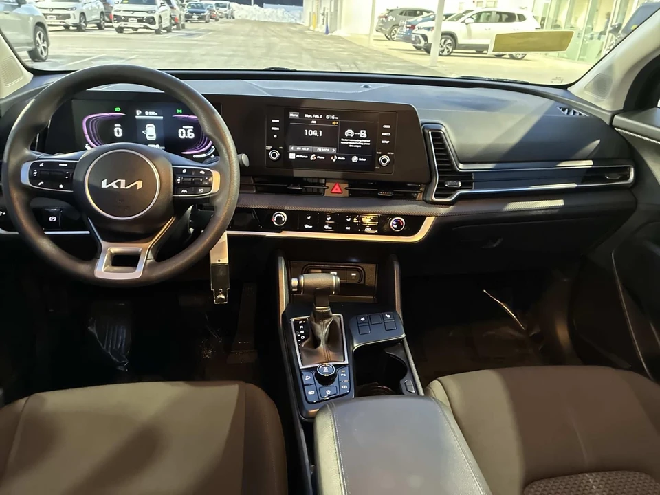 2025 Kia Sportage - Image 16 of 21