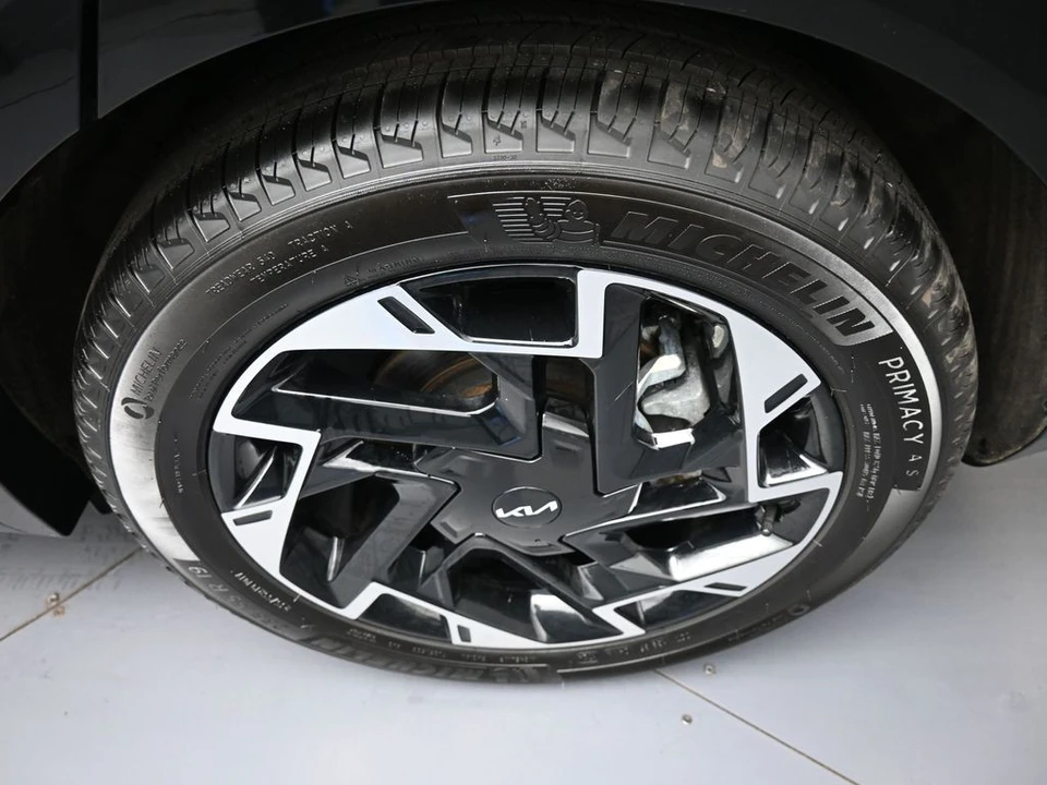 2025 Kia Sportage - Image 15 of 21