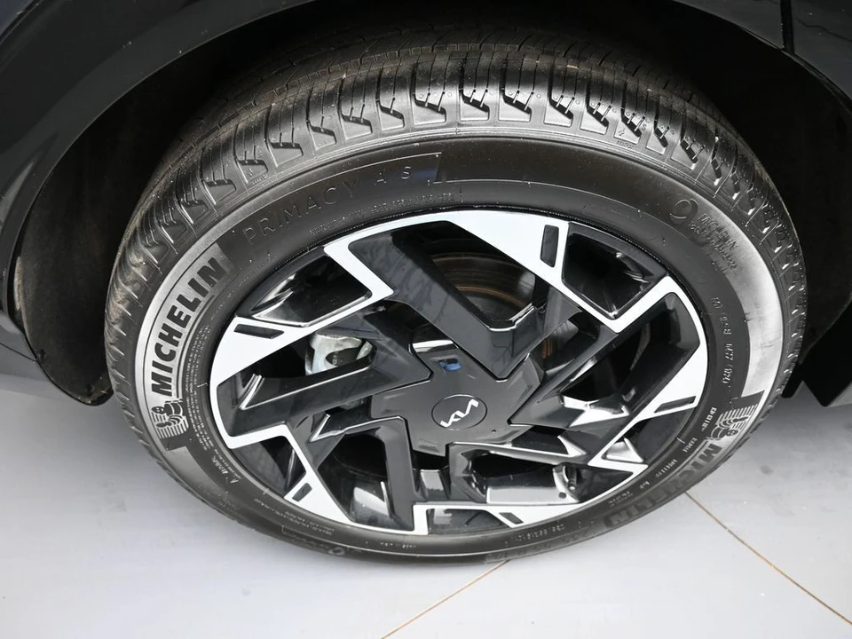 2025 Kia Sportage - Image 12 of 21