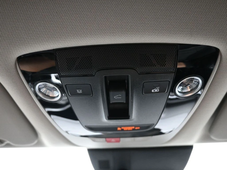 2025 Kia Sportage - Image 17 of 21