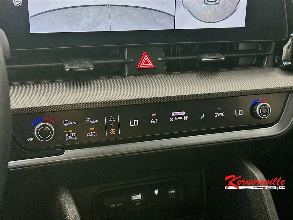 2025 Kia Sportage - Image 18 of 24