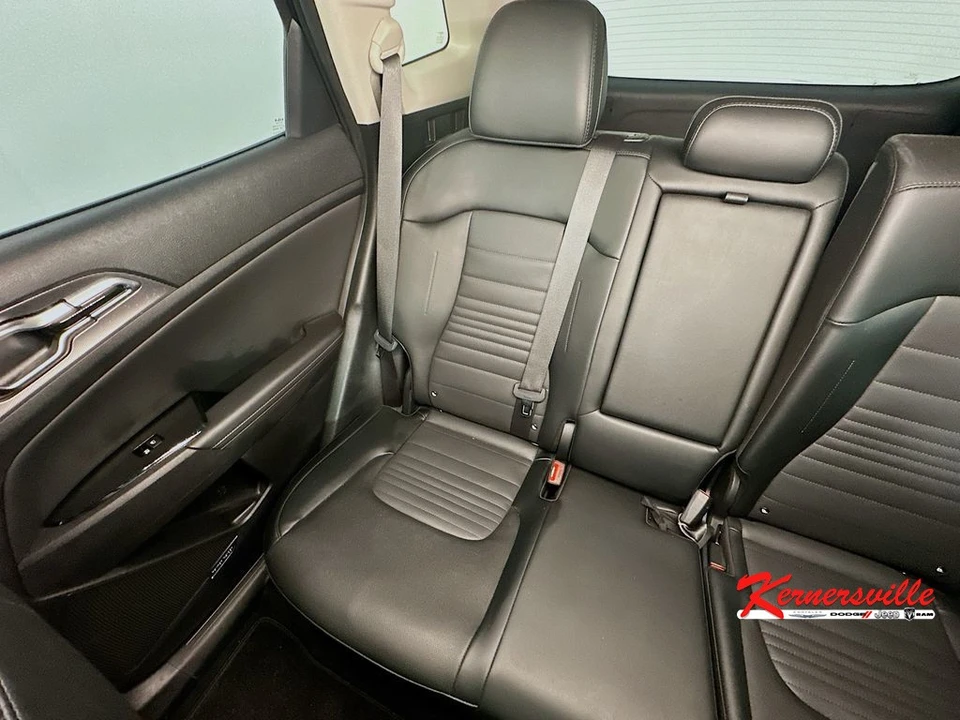2025 Kia Sportage - Image 12 of 24