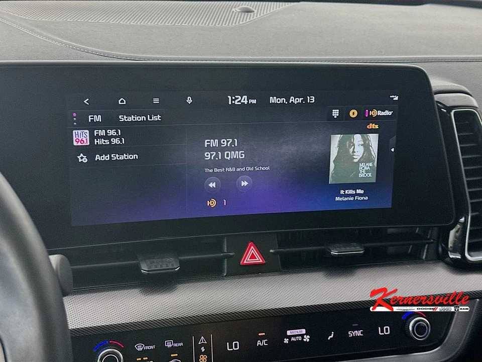2025 Kia Sportage - Image 17 of 24