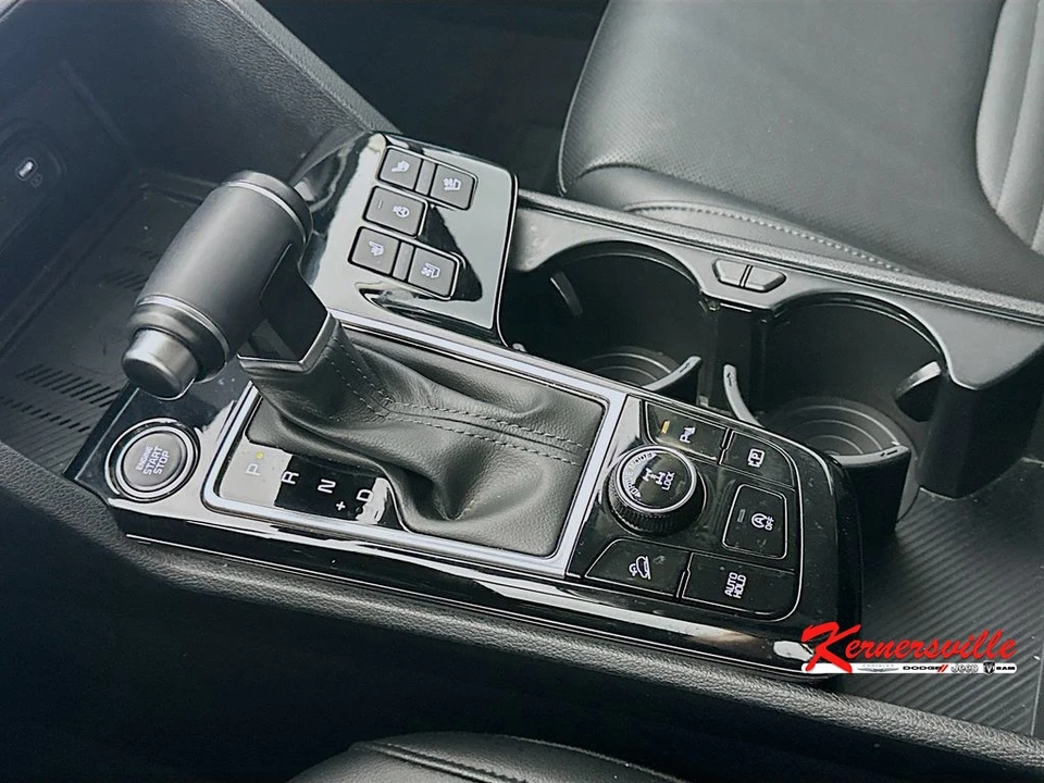 2025 Kia Sportage - Image 16 of 24