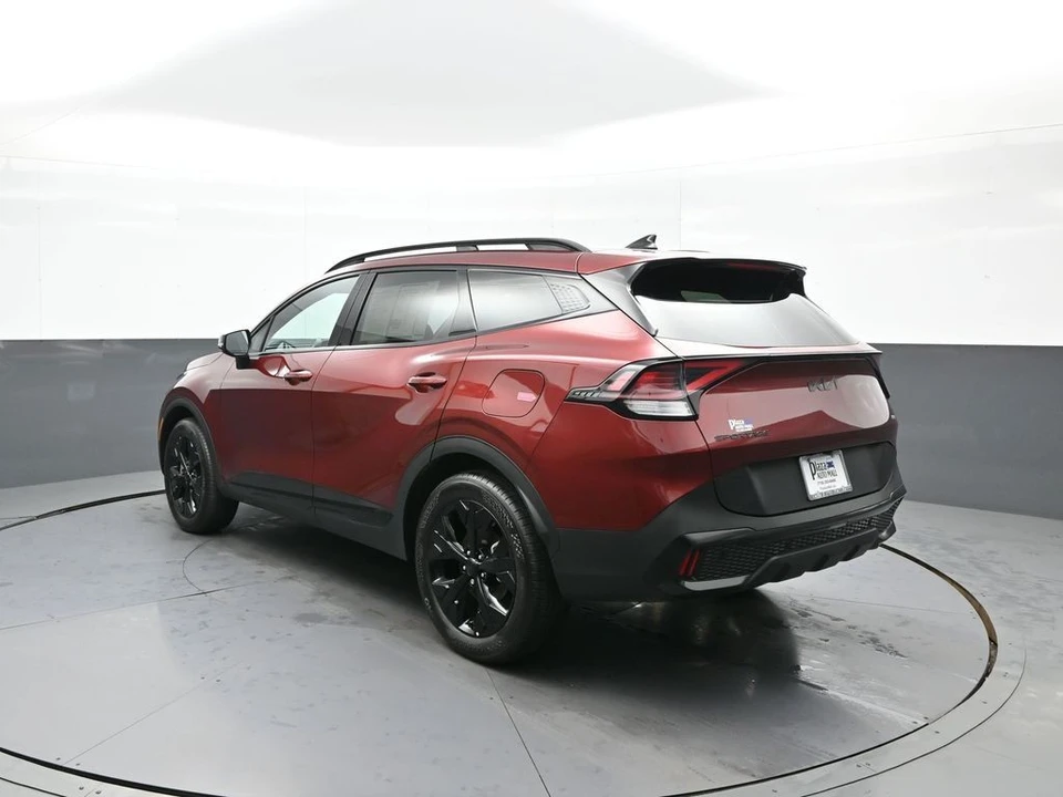 2025 Kia Sportage - Image 8 of 12