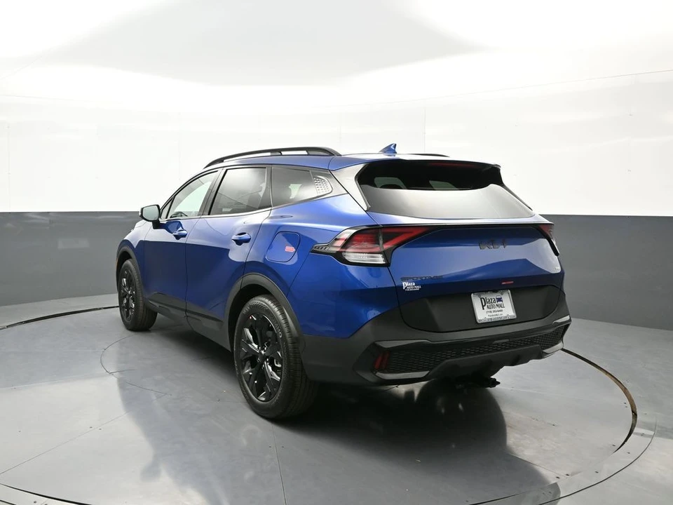 2025 Kia Sportage - Image 8 of 12