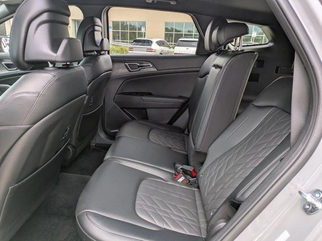 2025 Kia Sportage - Image 16 of 21
