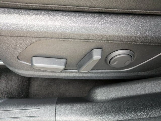 2025 Kia Sportage - Image 19 of 21