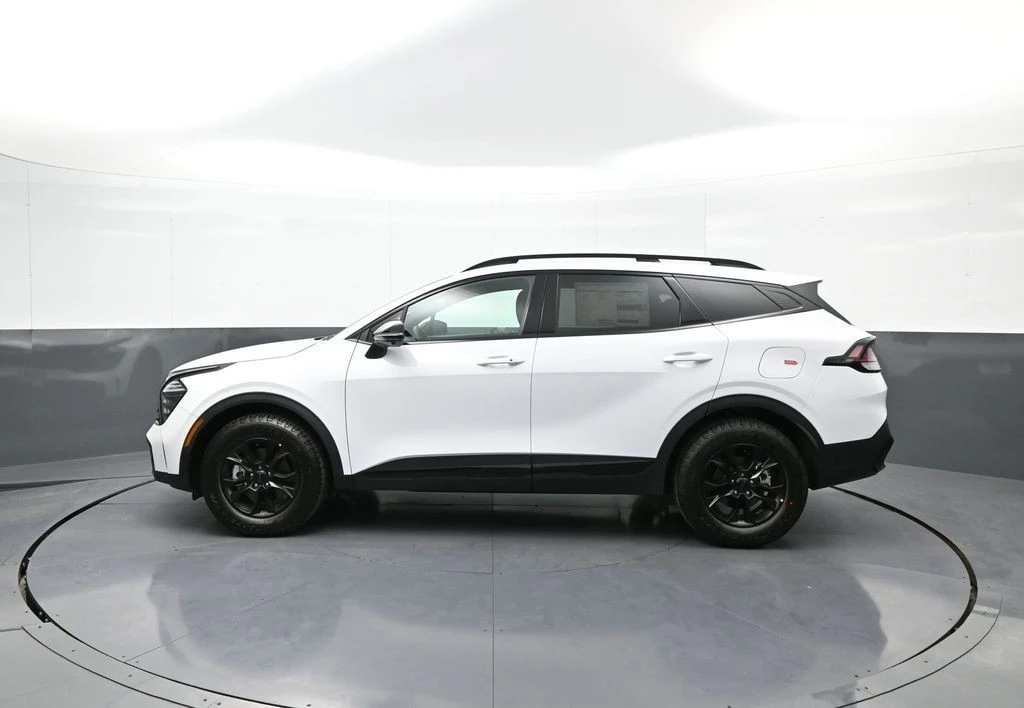 2025 Kia Sportage - Image 9 of 21