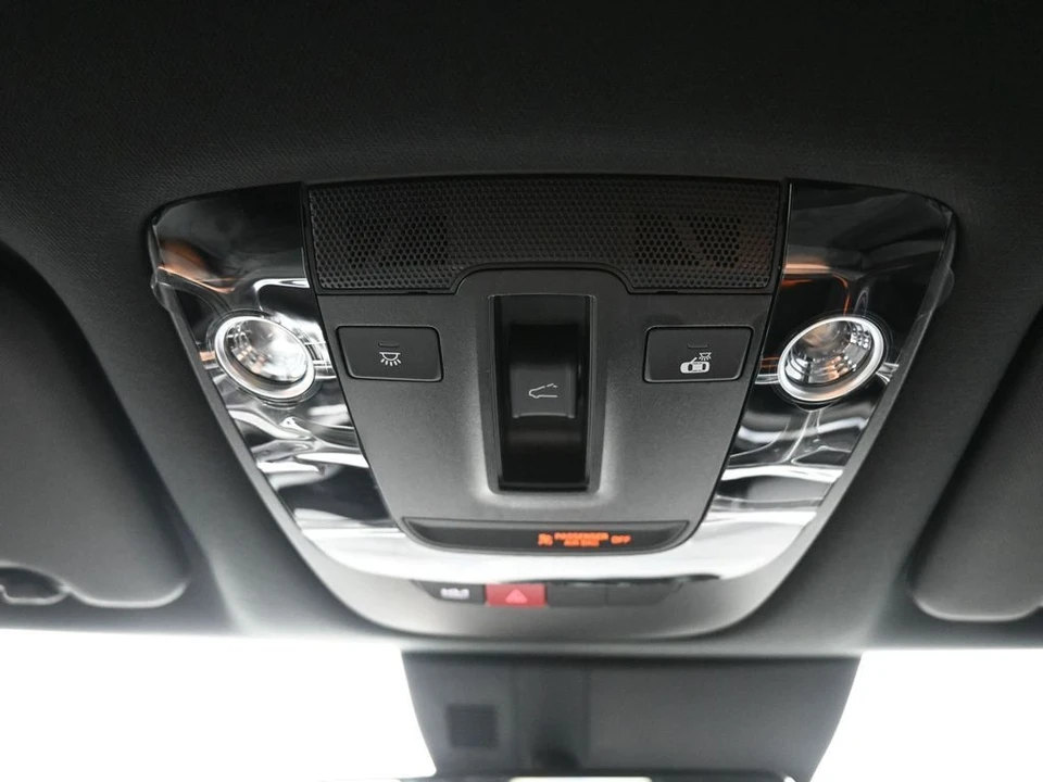 2025 Kia Sportage - Image 17 of 21