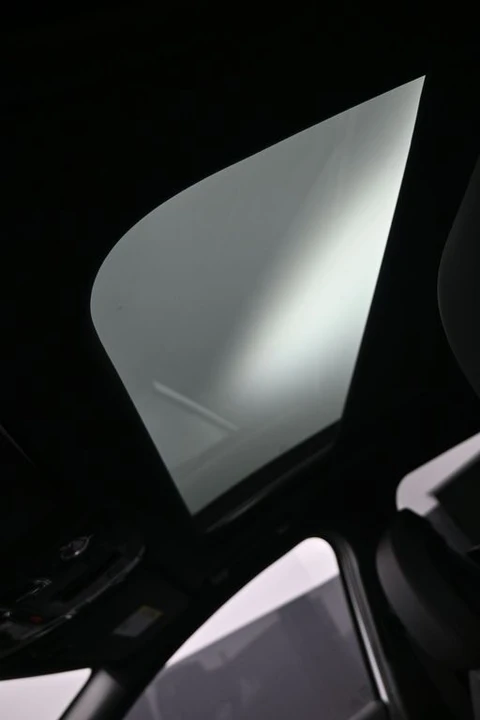 2025 Kia Sportage - Image 18 of 21