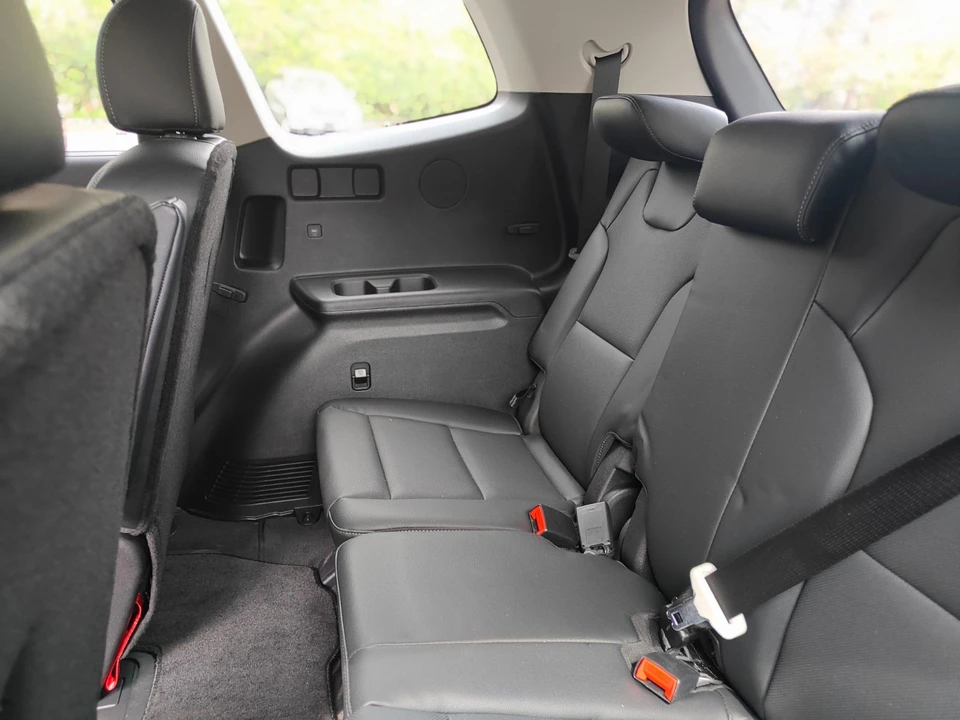2025 Kia Telluride - Image 11 of 15