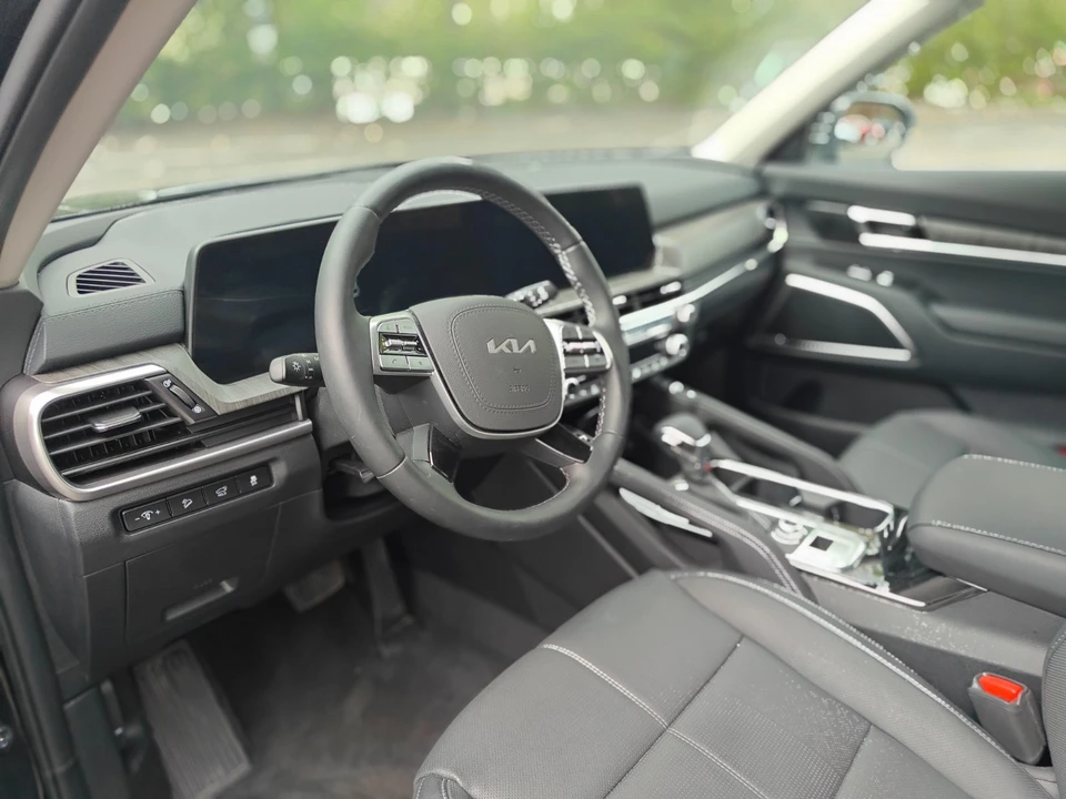 2025 Kia Telluride - Image 10 of 15