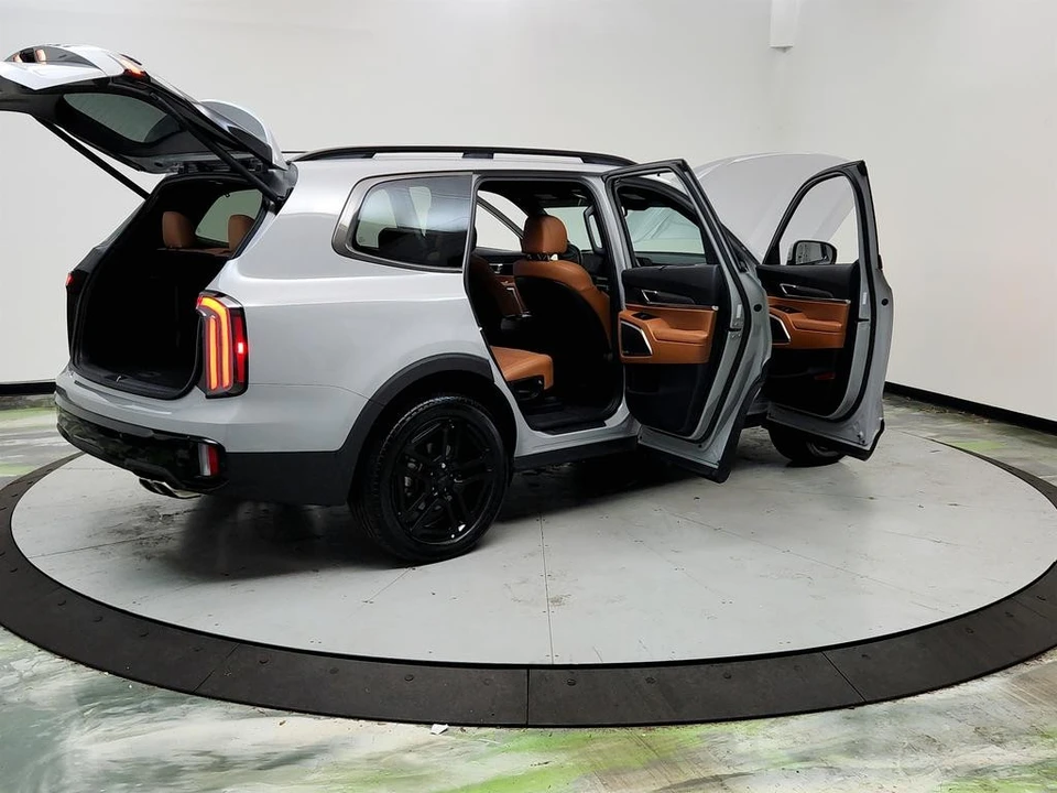 2025 Kia Telluride - Image 11 of 12