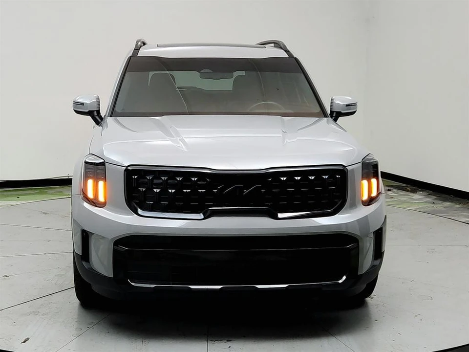 2025 Kia Telluride - Image 2 of 12