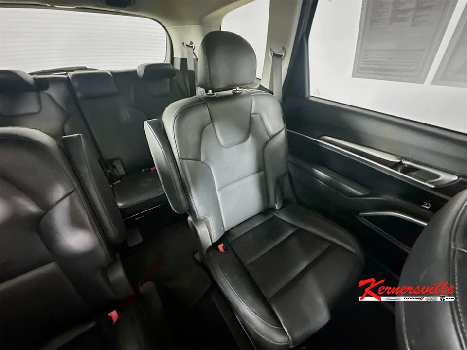 2025 Kia Telluride - Image 14 of 21